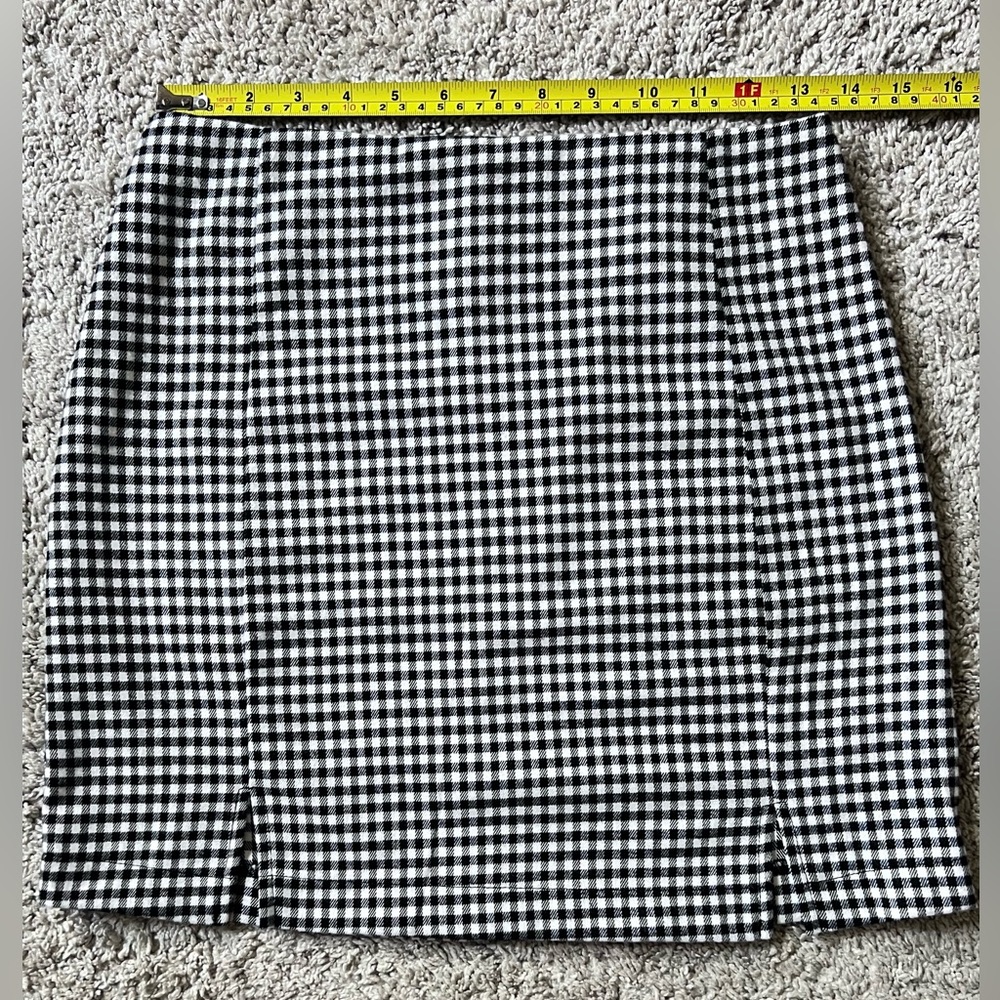 Love on a Hanger Mini Skirt (Size 7)